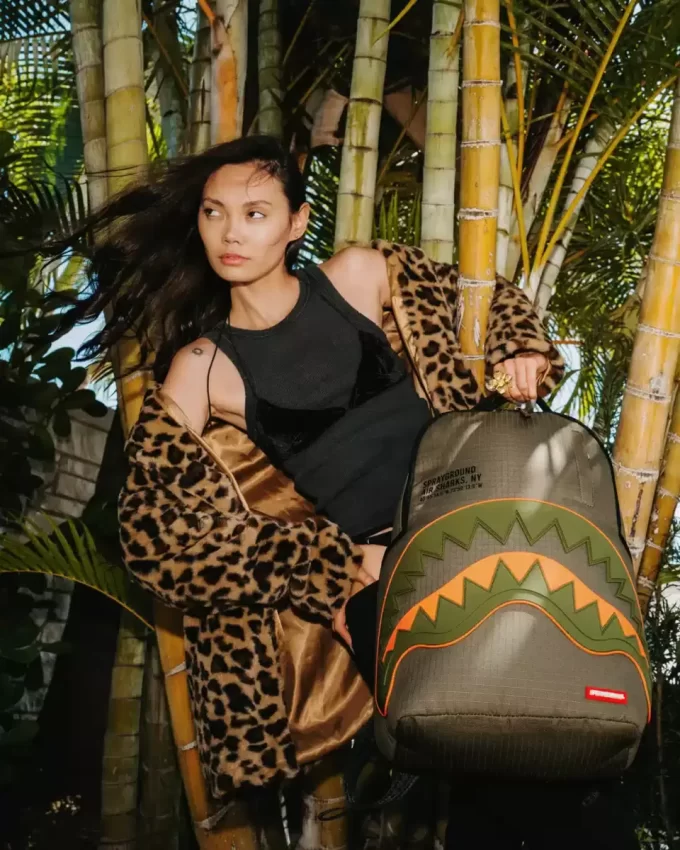 SHARK CENTRAL AIRBORNE BACKPACK SHARK CENTRAL AIRBORNE BACKPACK