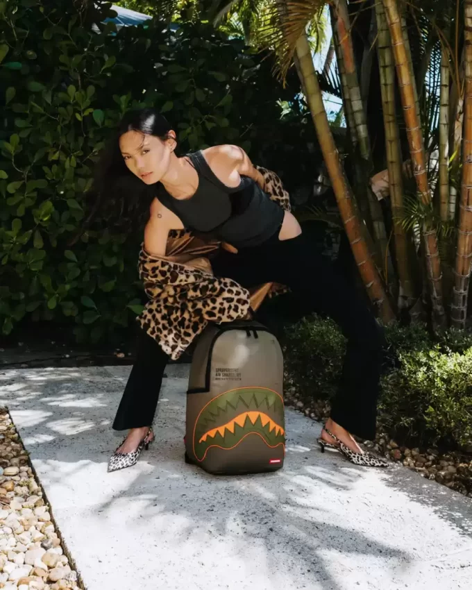 SHARK CENTRAL AIRBORNE BACKPACK SHARK CENTRAL AIRBORNE BACKPACK