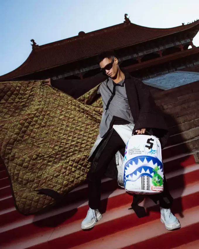 SHARK CENTRAL CUT OUT FOR GREATNESS DLXSV BACKPACK SHARK CENTRAL CUT OUT FOR GREATNESS DLXSV BACKPACK