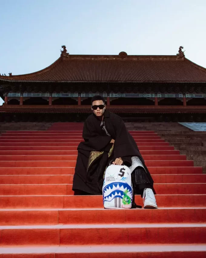 SHARK CENTRAL CUT OUT FOR GREATNESS DLXSV BACKPACK SHARK CENTRAL CUT OUT FOR GREATNESS DLXSV BACKPACK