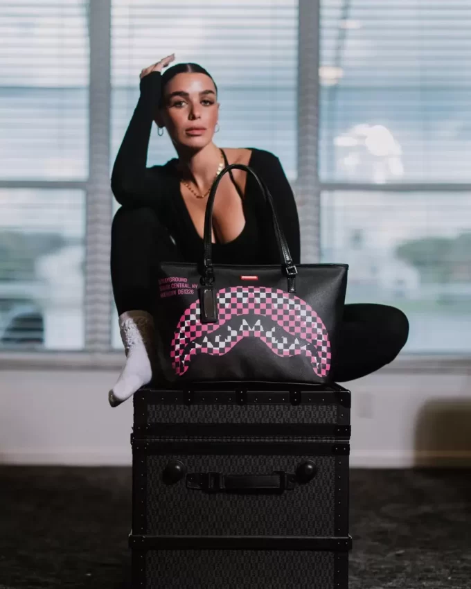 SHARK CENTRAL MIDTOWN TOTE SHARK CENTRAL MIDTOWN TOTE