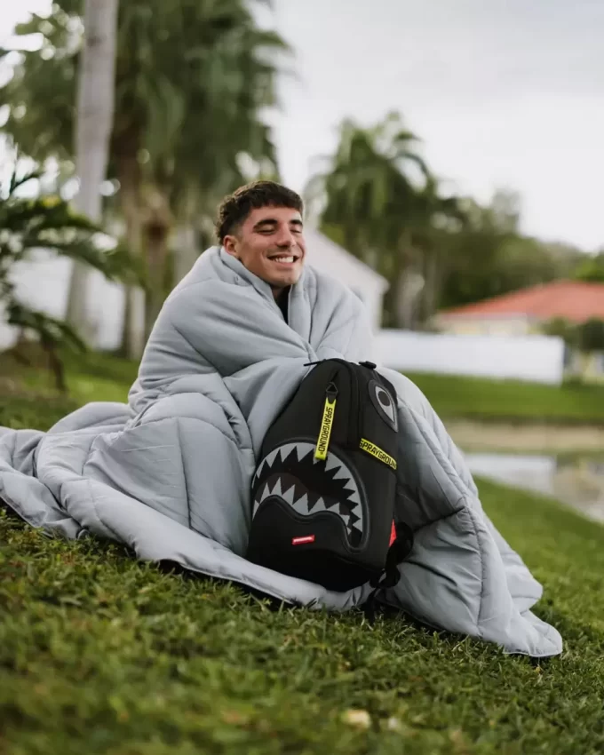 SHARK CENTRAL PARACHUTE DLX SATIN BACKPACK SHARK CENTRAL PARACHUTE DLX SATIN BACKPACK