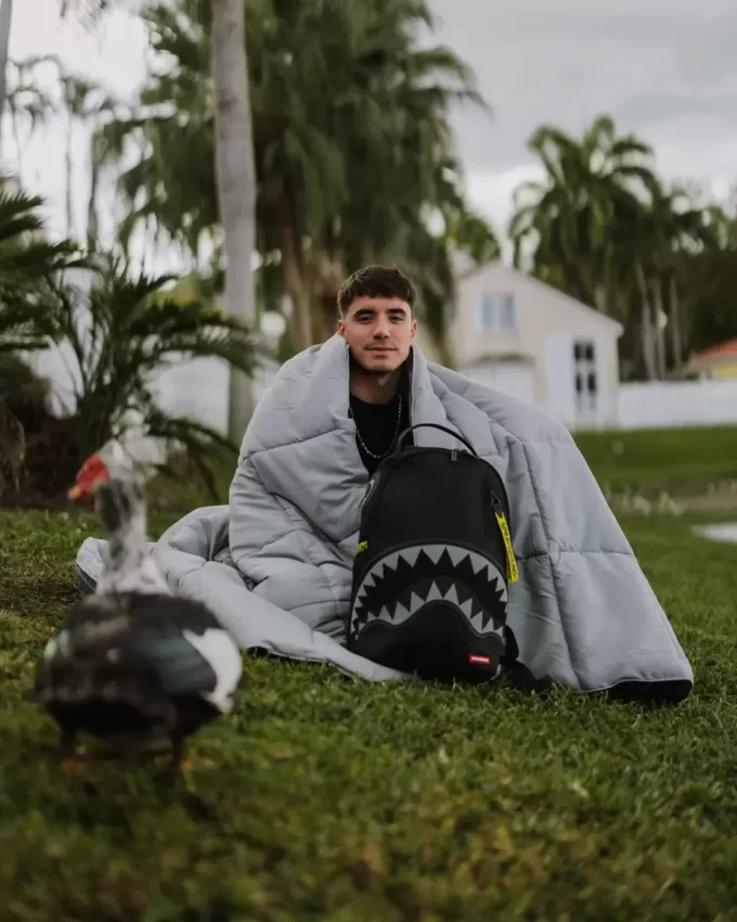 SHARK CENTRAL PARACHUTE DLX SATIN BACKPACK SHARK CENTRAL PARACHUTE DLX SATIN BACKPACK