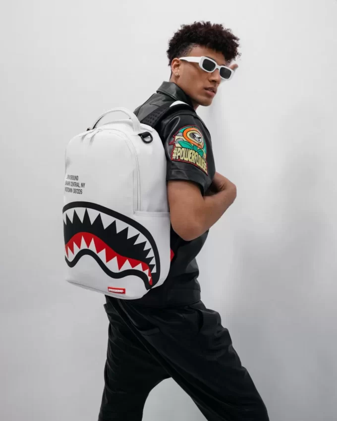 SHARK CENTRAL (WHT) BACKPACK (DLXV) SHARK CENTRAL (WHT) BACKPACK (DLXV)