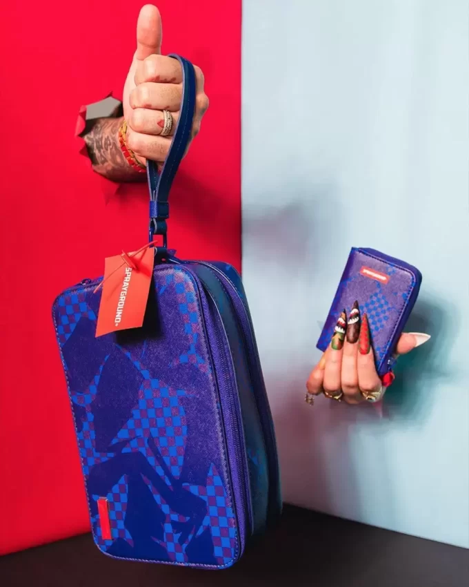 SHARK CHECK (BLUE) TOILETRY SHARK CHECK (BLUE) TOILETRY