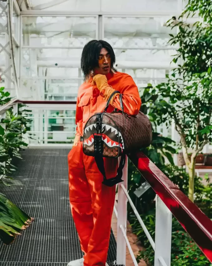 SHARKS AND SKULLS DUFFLE SHARKS AND SKULLS DUFFLE