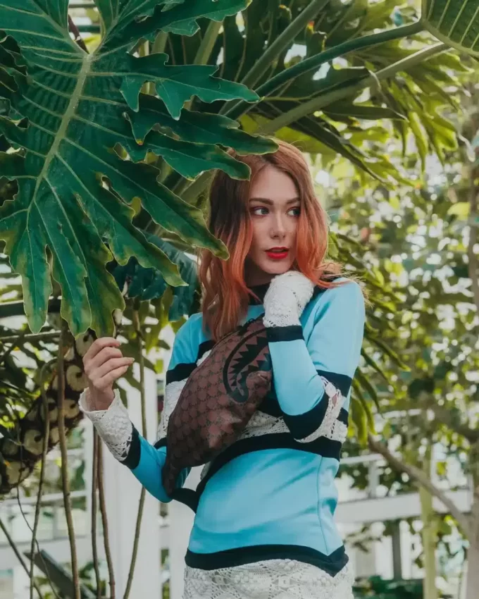 SHARKS AND SKULLS SAVVY CROSSBODY SHARKS AND SKULLS SAVVY CROSSBODY