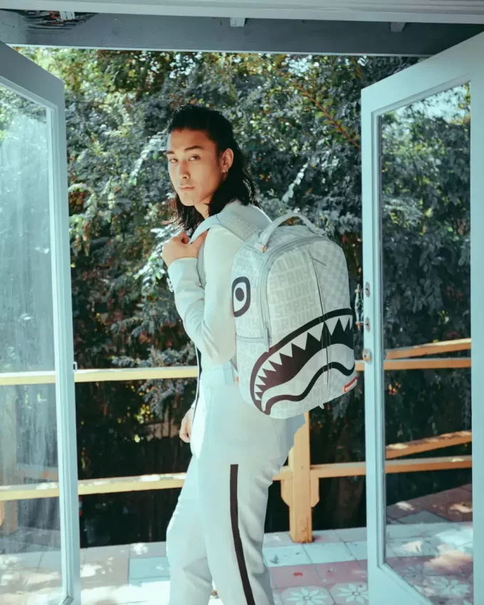 SPLIT THE CHECK (PEARL) BACKPACK (DLXV) SPLIT THE CHECK (PEARL) BACKPACK (DLXV)