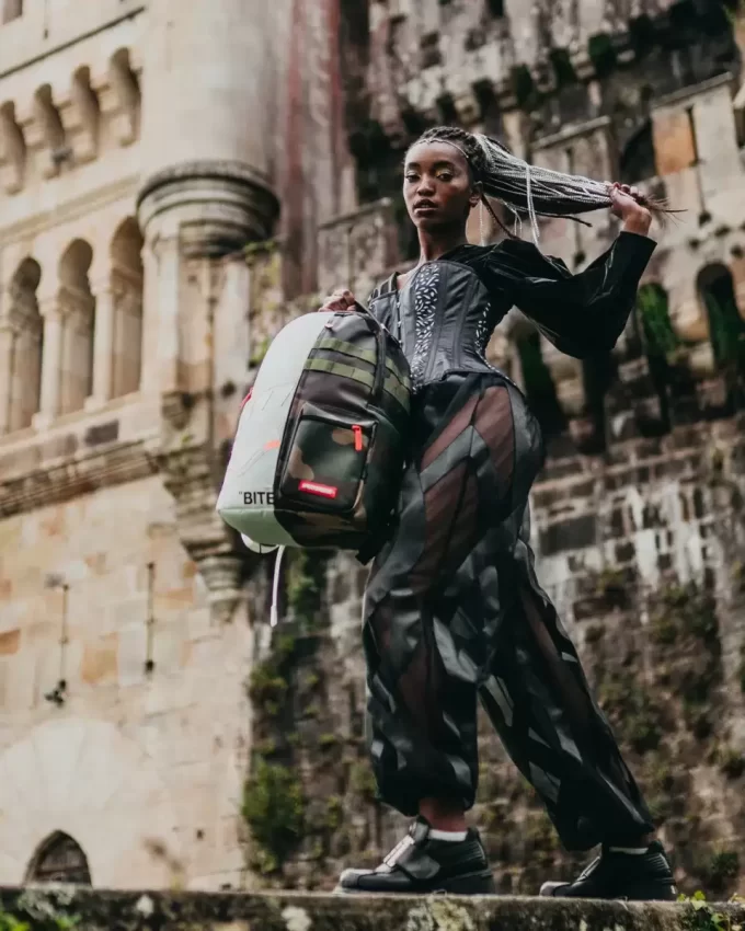 SPLIT WEIRD BACKPACK (DLXV) SPLIT WEIRD BACKPACK (DLXV)