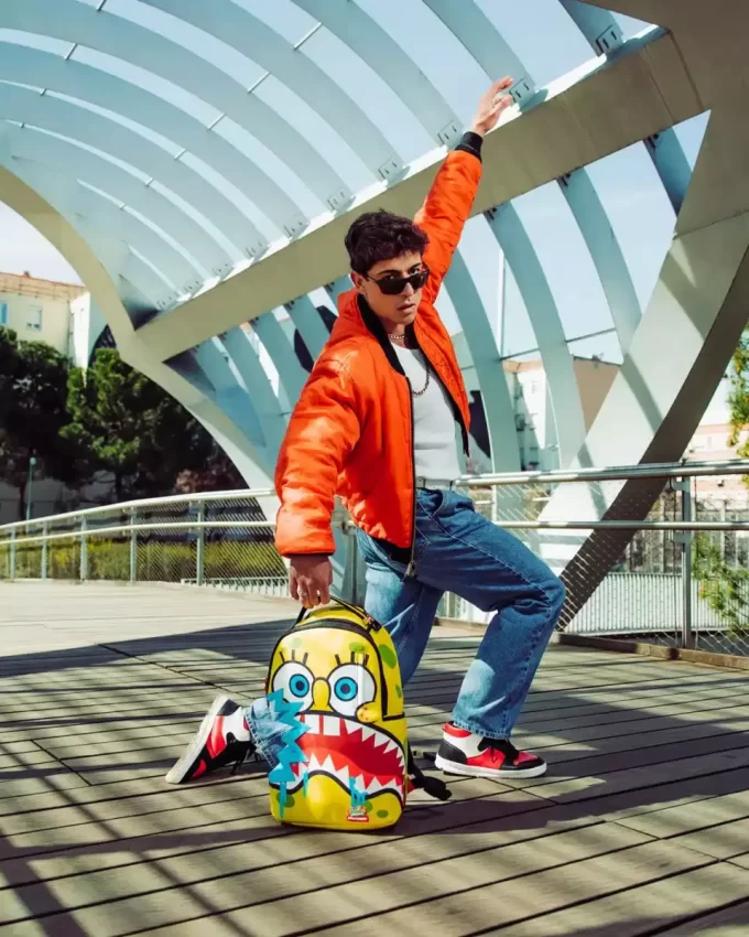 SPONGEBOB SHARKBITE BACKPACK (DLXV) SPONGEBOB SHARKBITE BACKPACK (DLXV)