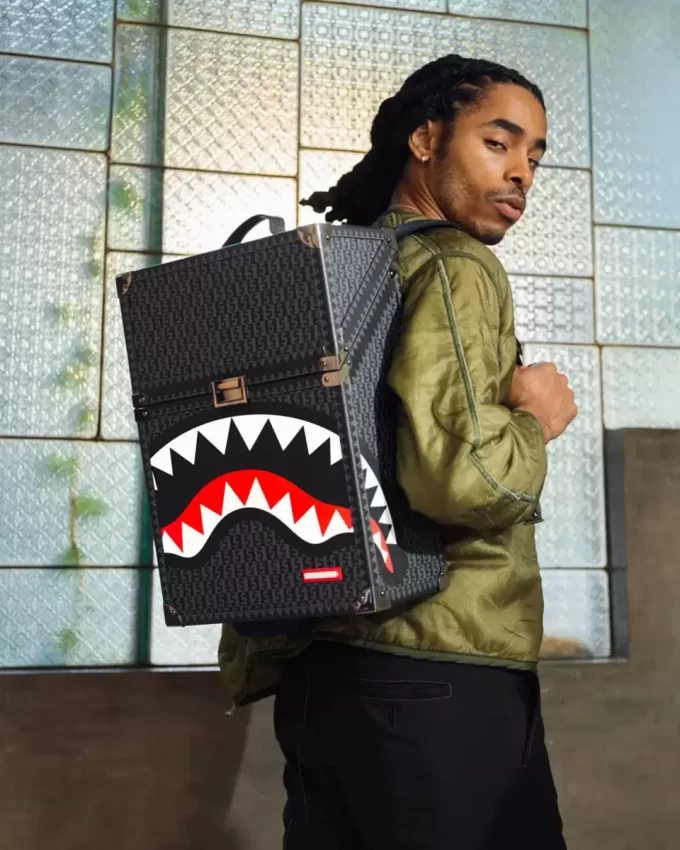 SPRAYGATTI REVV CHATURANGA SHARK 1900 BACKPACK SPRAYGATTI REVV CHATURANGA SHARK 1900 BACKPACK