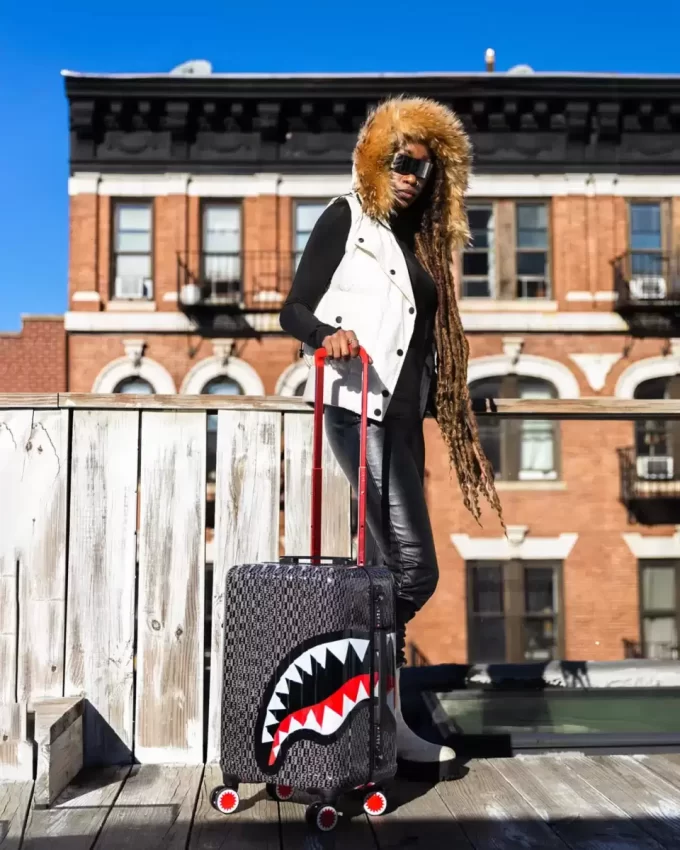 SPRAYGATTI REVV SHARKNAUTICS HARDSHELL CARRY-ON LUGGAGE SPRAYGATTI REVV SHARKNAUTICS HARDSHELL CARRY-ON LUGGAGE