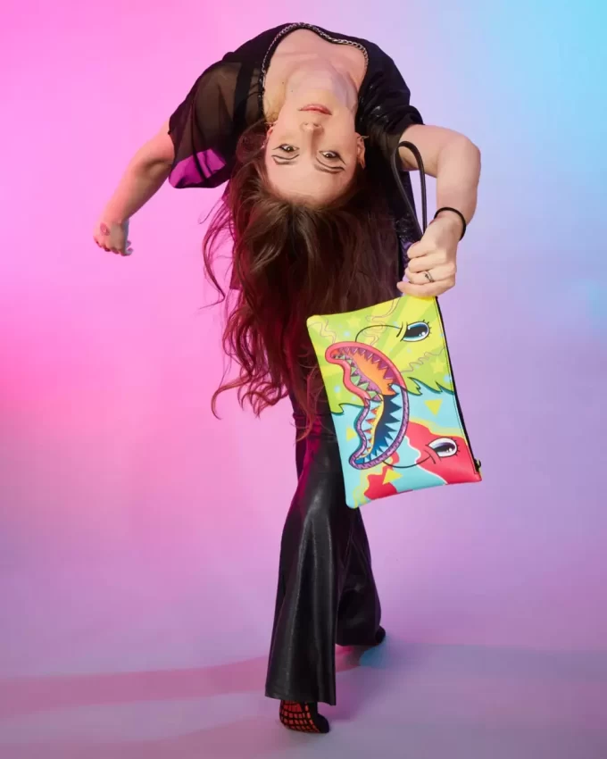 SUPER WEIRD CROSSOVER CLUTCH