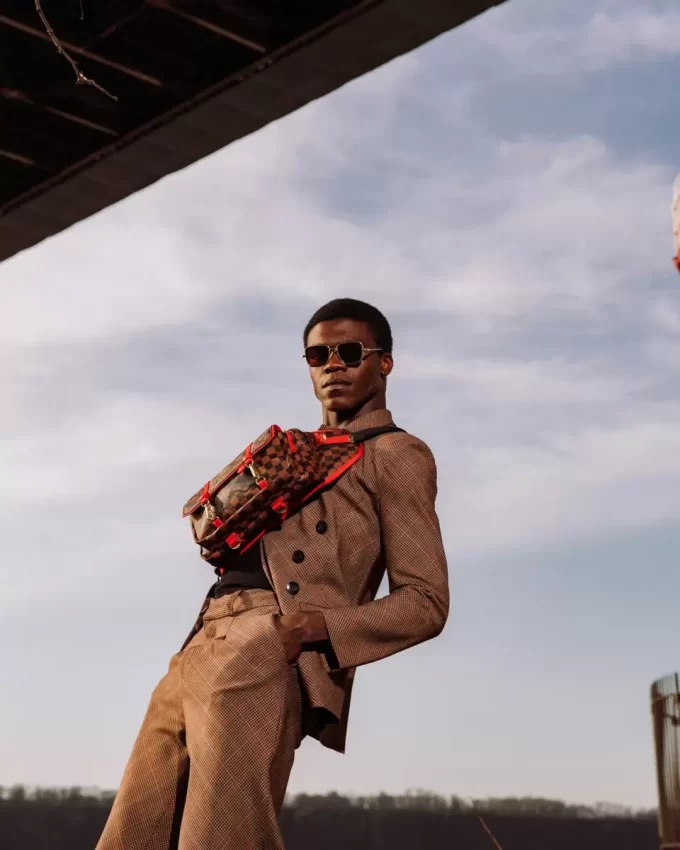 TAKEOVER THE THRONE CARGO CROSSBODY TAKEOVER THE THRONE CARGO CROSSBODY