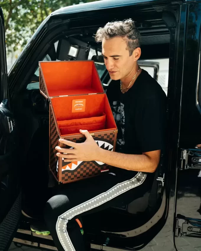 THE CHATURANGA SHARK 1900 BACKPACK THE CHATURANGA SHARK 1900 BACKPACK