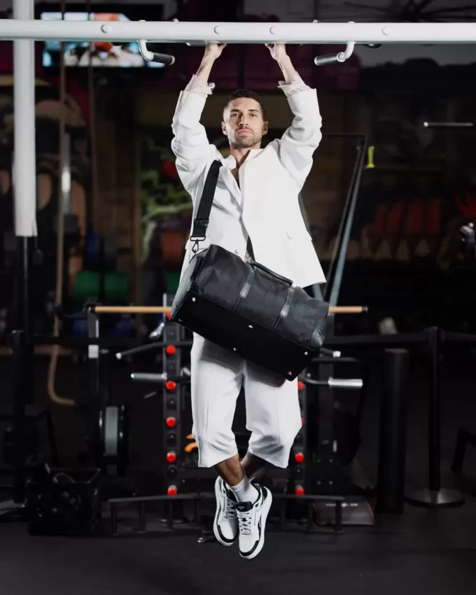 THE HERO DUFFLE THE HERO DUFFLE