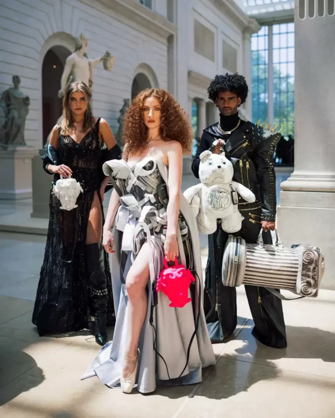 THE MET CANOVA MEDUSA HANDBAG (PINK) THE MET CANOVA MEDUSA HANDBAG (PINK)