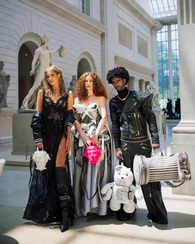 THE MET GREEK TEMPLE OF SARDIS COLUMN DUFFLE THE MET GREEK TEMPLE OF SARDIS COLUMN DUFFLE