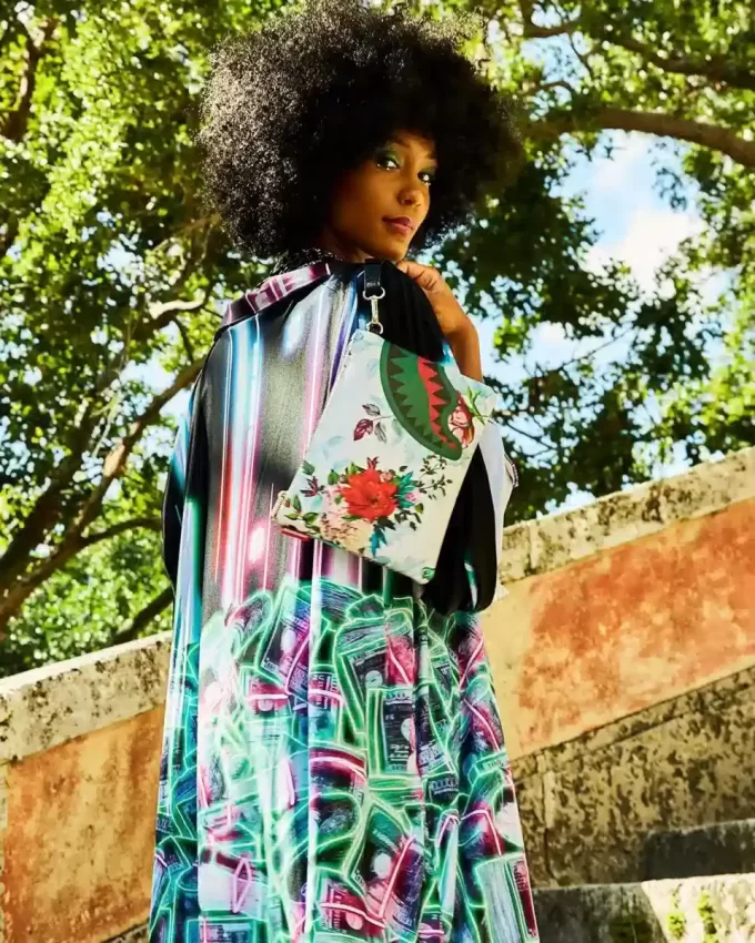 THE SANCTUARY CROSSOVER CLUTCH THE SANCTUARY CROSSOVER CLUTCH