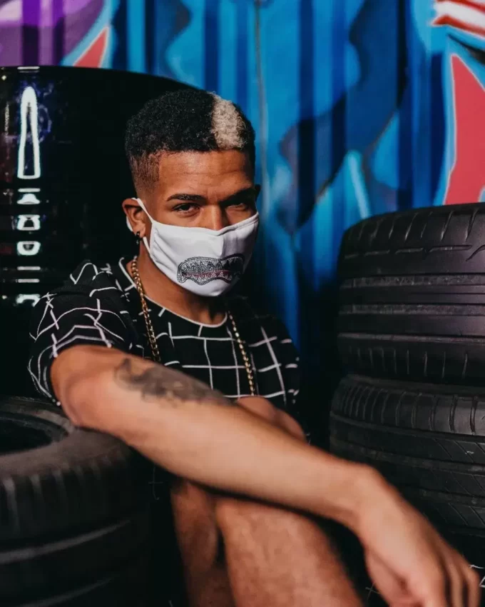 TRINITY DIAMOND SHARK (WHT) POLYESTER FACE MASK TRINITY DIAMOND SHARK (WHT) POLYESTER FACE MASK