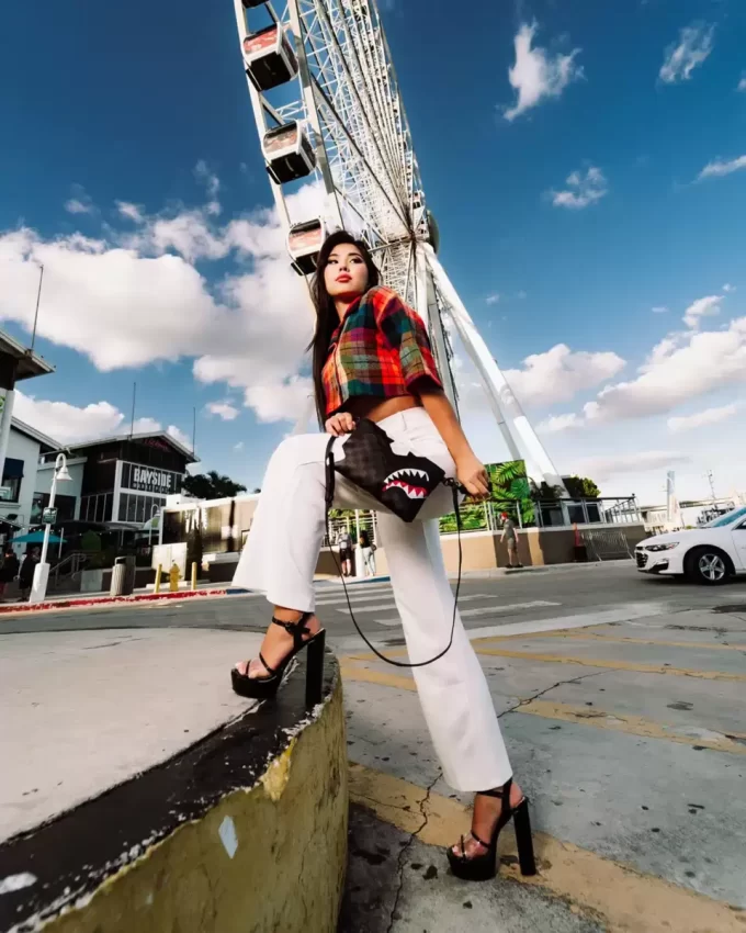 TRIPLE DECKER HEIR TO THE THRONE CROSSOVER CLUTCH