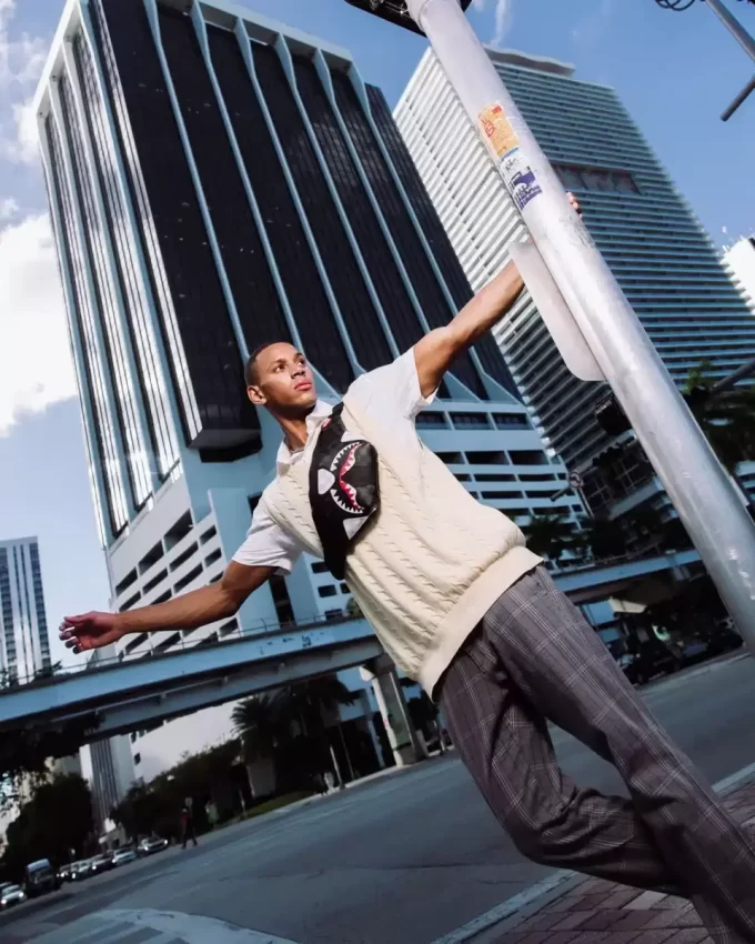 TRIPLE DECKER HEIR TO THE THRONE SAVVY CROSSBODY TRIPLE DECKER HEIR TO THE THRONE SAVVY CROSSBODY