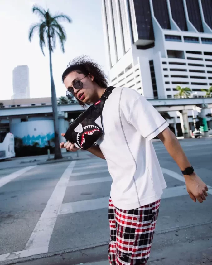 TRIPLE DECKER HEIR TO THE THRONE SAVVY CROSSBODY TRIPLE DECKER HEIR TO THE THRONE SAVVY CROSSBODY