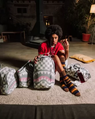 VANQUISH CREAM WALLET