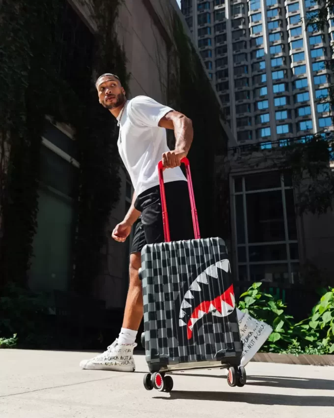 VANQUISH II SHARKNAUTICS HARDSHELL CARRY-ON LUGGAGE VANQUISH II SHARKNAUTICS HARDSHELL CARRY-ON LUGGAGE