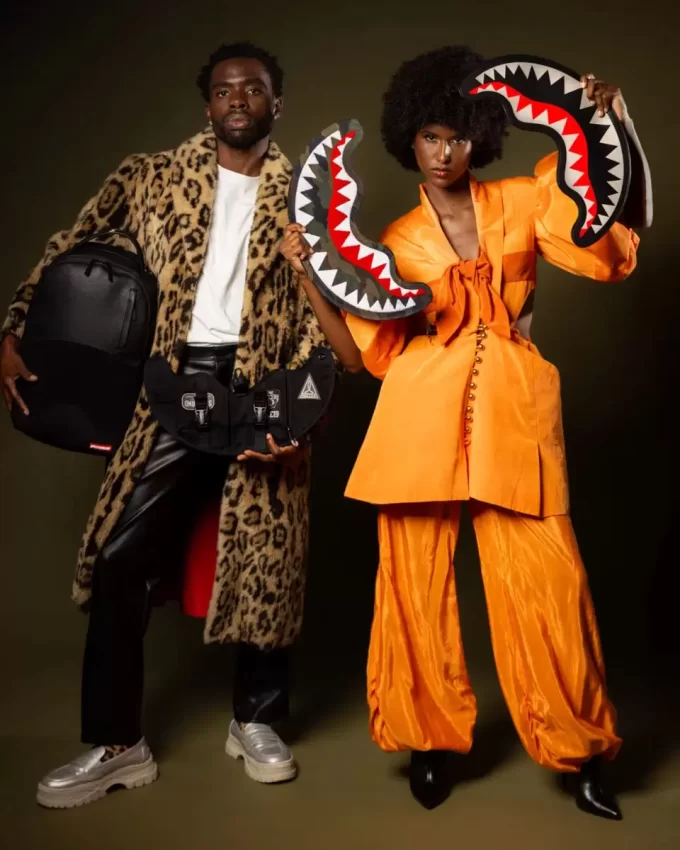 VELCRO SHARK – 3 INTERCHANGEABLE SHARKS BACKPACK (DLXV) VELCRO SHARK – 3 INTERCHANGEABLE SHARKS BACKPACK (DLXV)