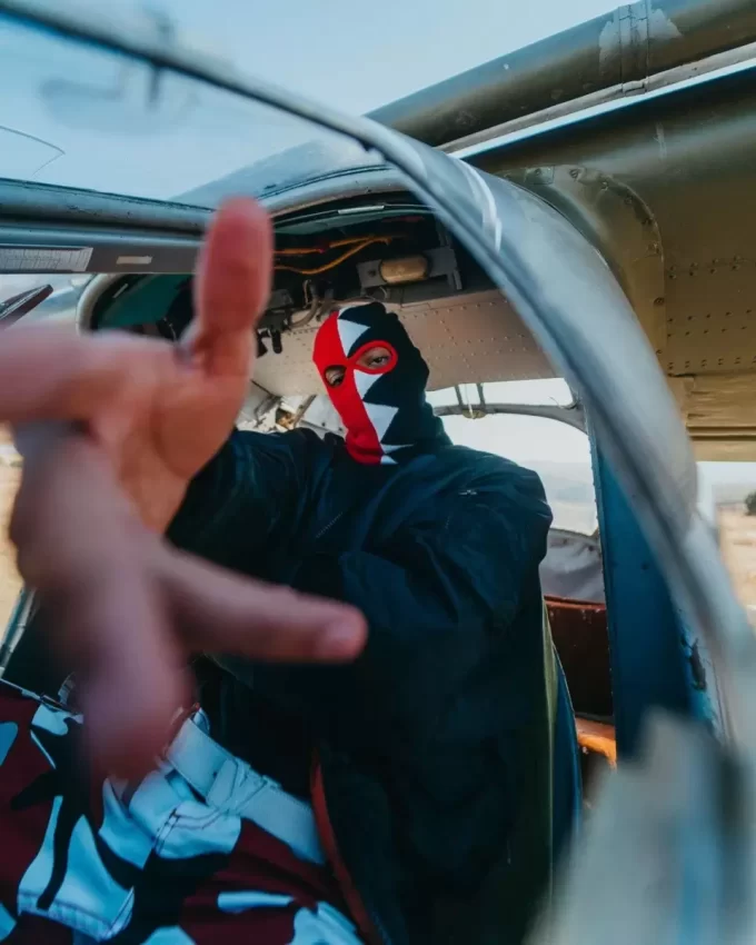 VERTICAL SHARK SKI MASK VERTICAL SHARK SKI MASK