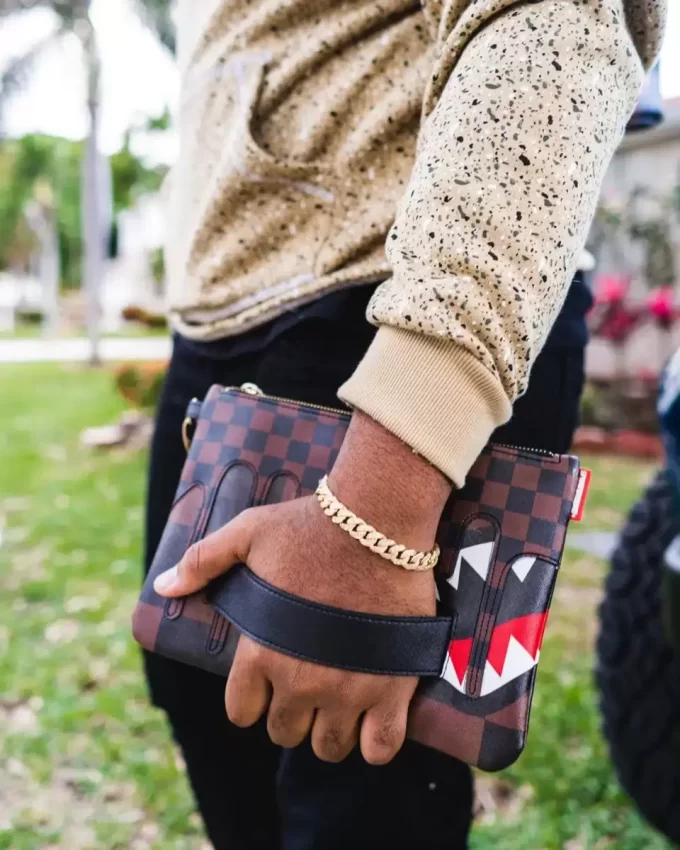 XTC SHARKS IN PARIS CROSSOVER CLUTCH XTC SHARKS IN PARIS CROSSOVER CLUTCH